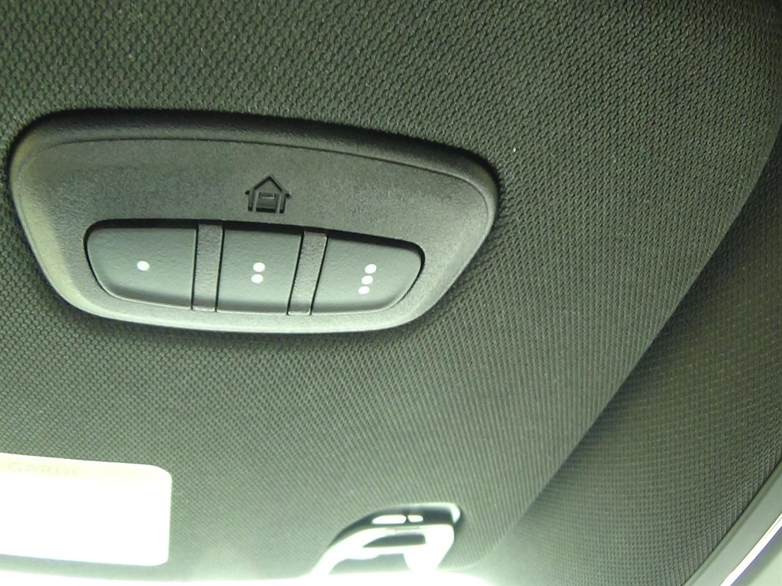 Certified 2025 Jeep Wagoneer L 4WD image 30