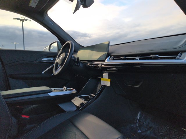 Used 2025 BMW X1 xDrive28i w/ Technology Package image 23