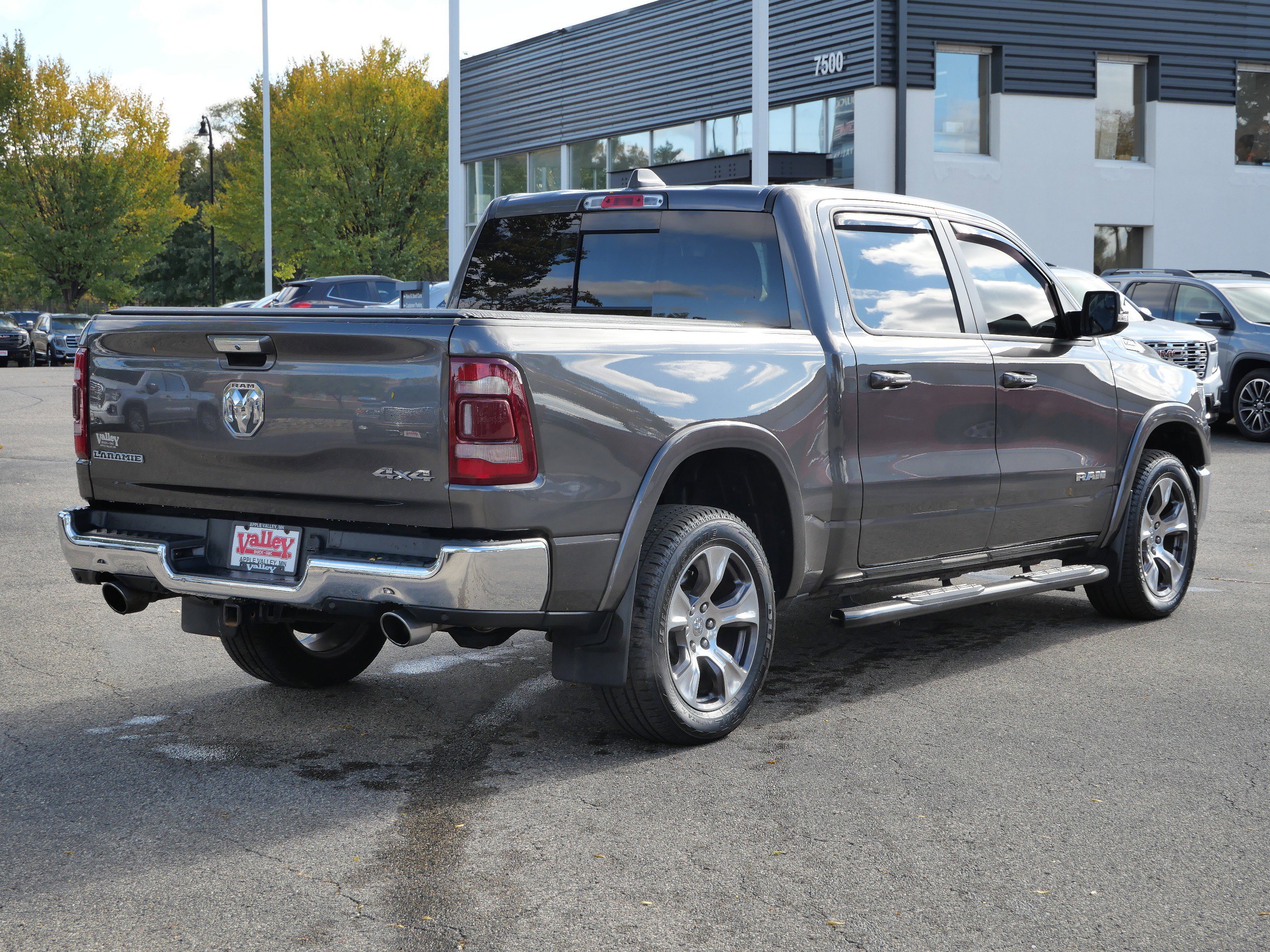 Used 2019 RAM 1500 Laramie image 9