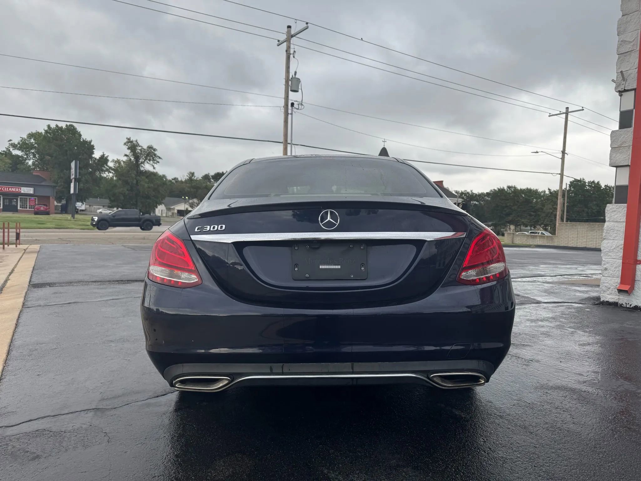 Used 2017 Mercedes-Benz C 300 Sedan image 5