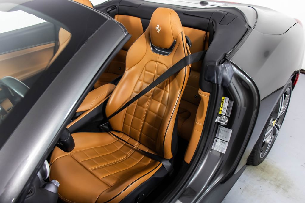 Certified 2019 Ferrari Portofino image 6