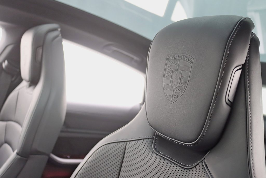 Used 2024 Porsche Taycan 4S image 34