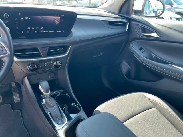 Certified 2024 Buick Encore GX Preferred FWD image 19