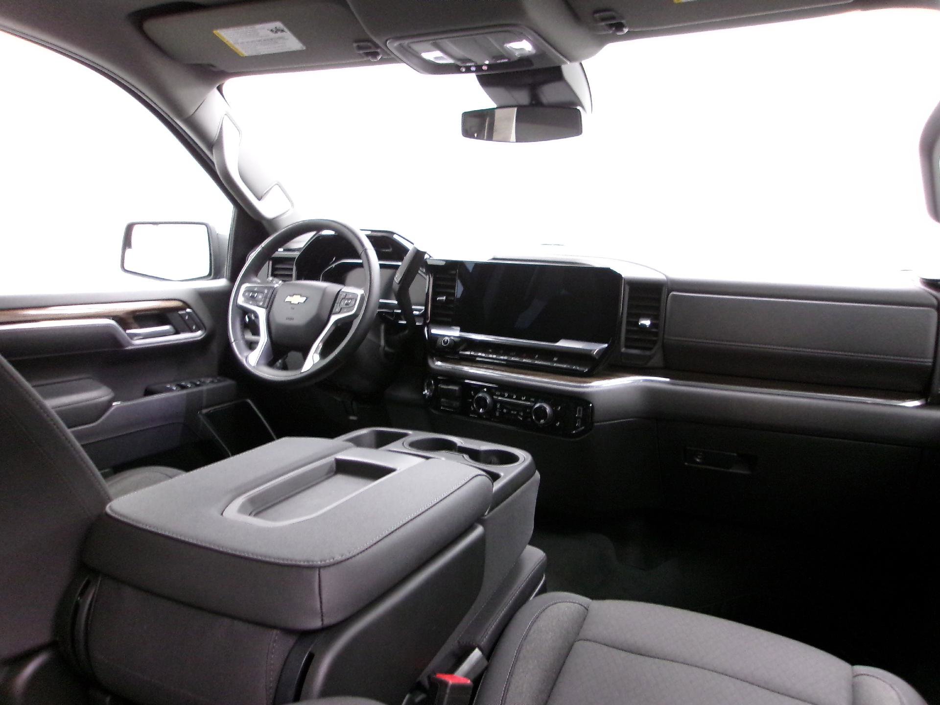 Certified 2025 Chevrolet Silverado 1500 LT image 3