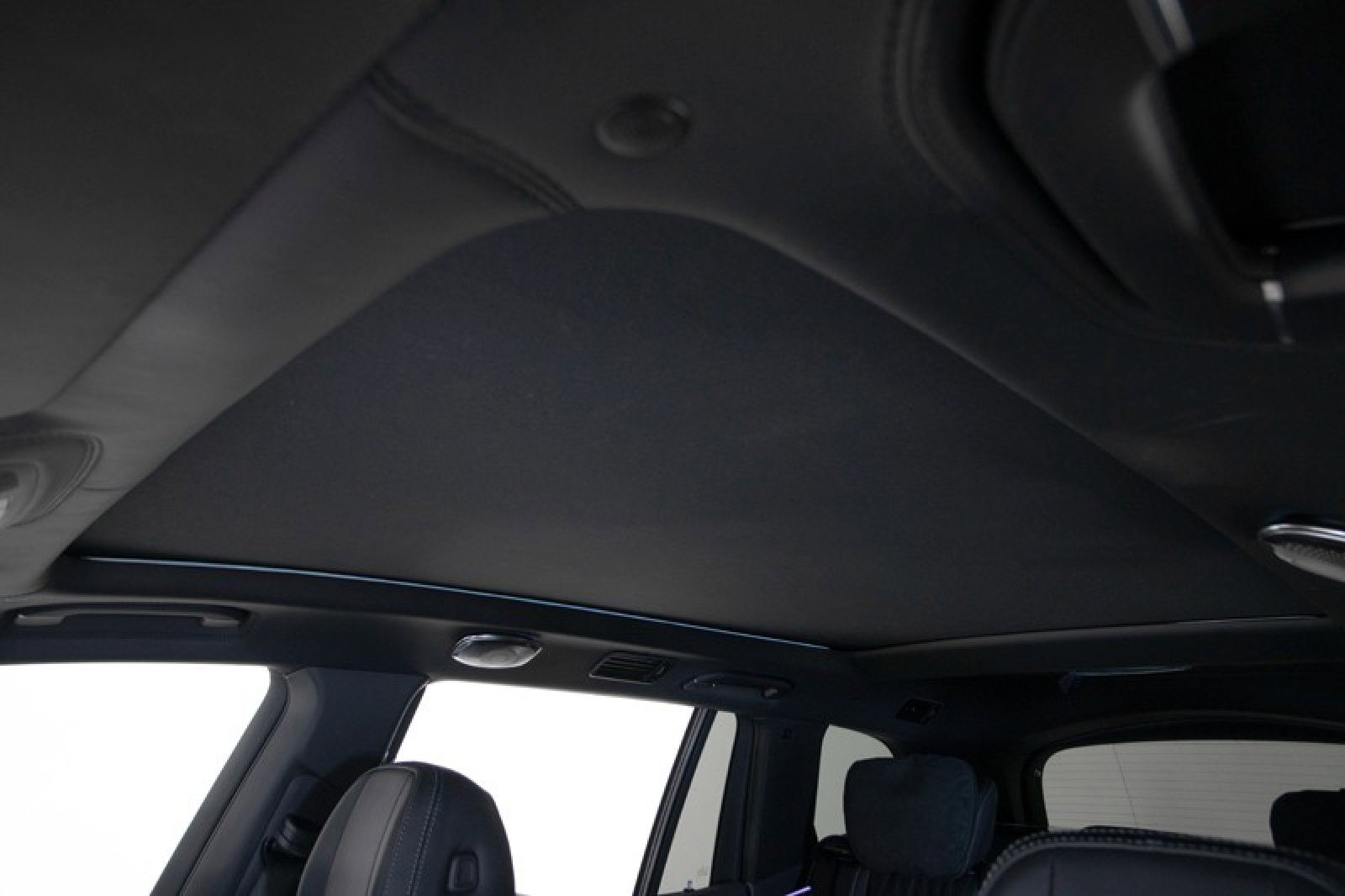 Used 2024 Mercedes-Benz Maybach GLS 600 4MATIC image 41