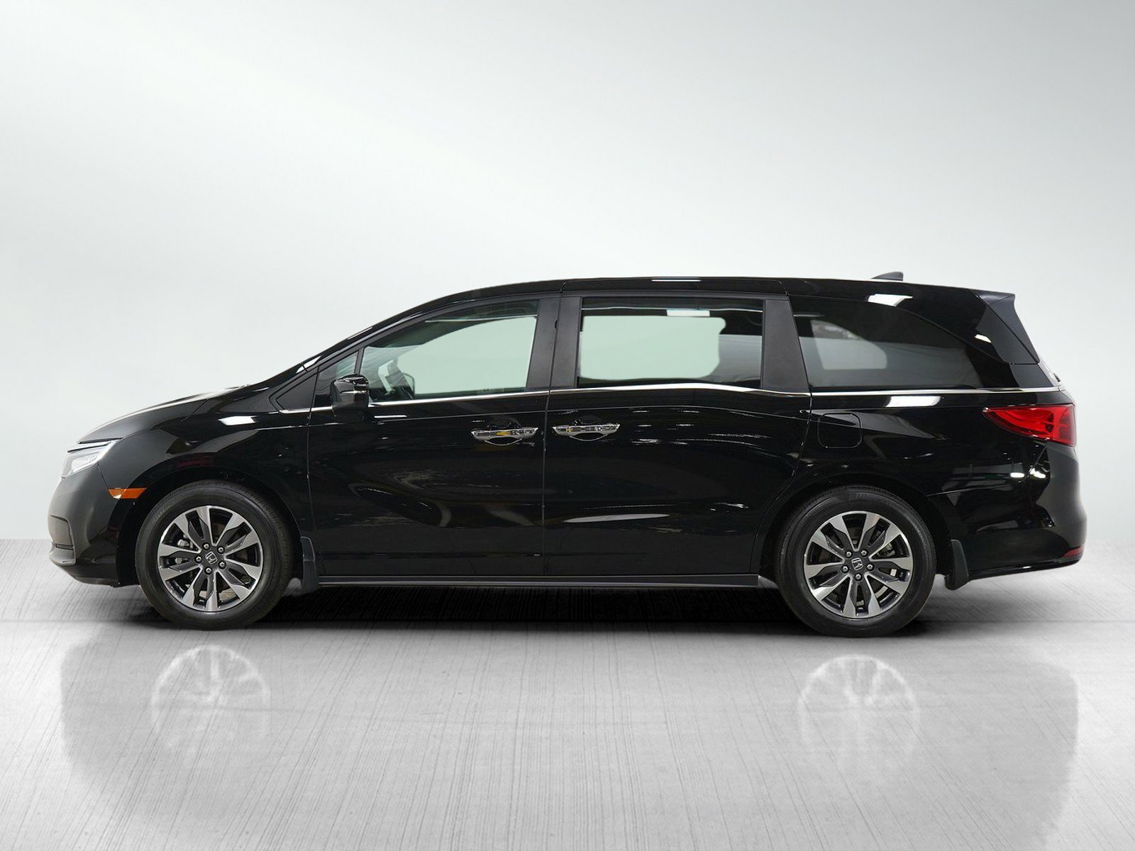 Used 2024 Honda Odyssey EX-L image 2