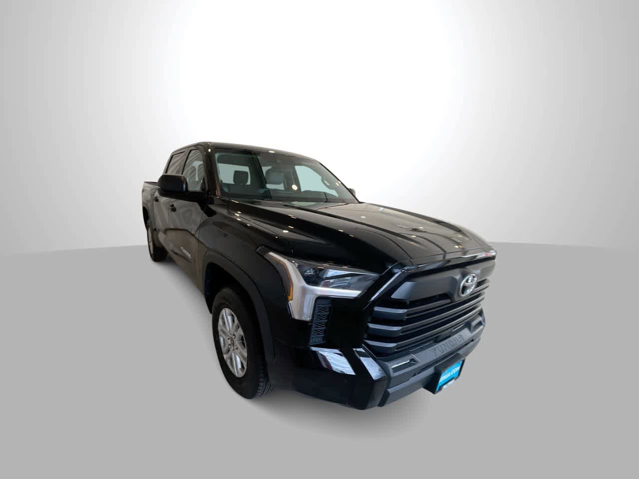 Used 2023 Toyota Tundra SR5 w/ SR5 Convenience Package AWD/4WD image 2