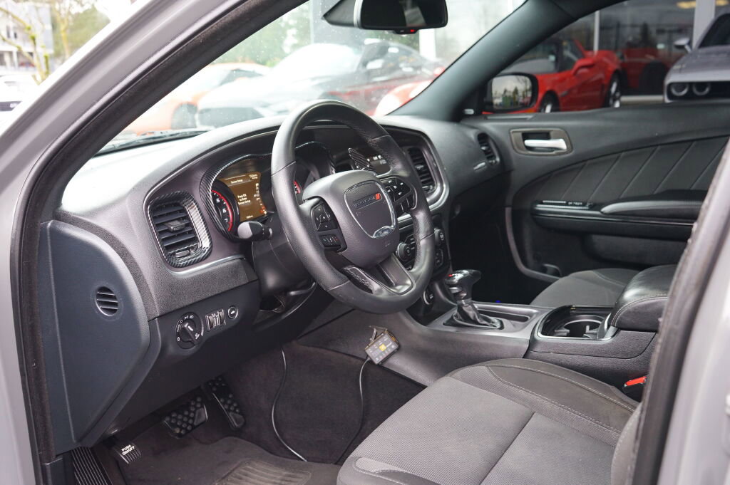 Used 2018 Dodge Charger R/T w/ Blacktop Package image 12