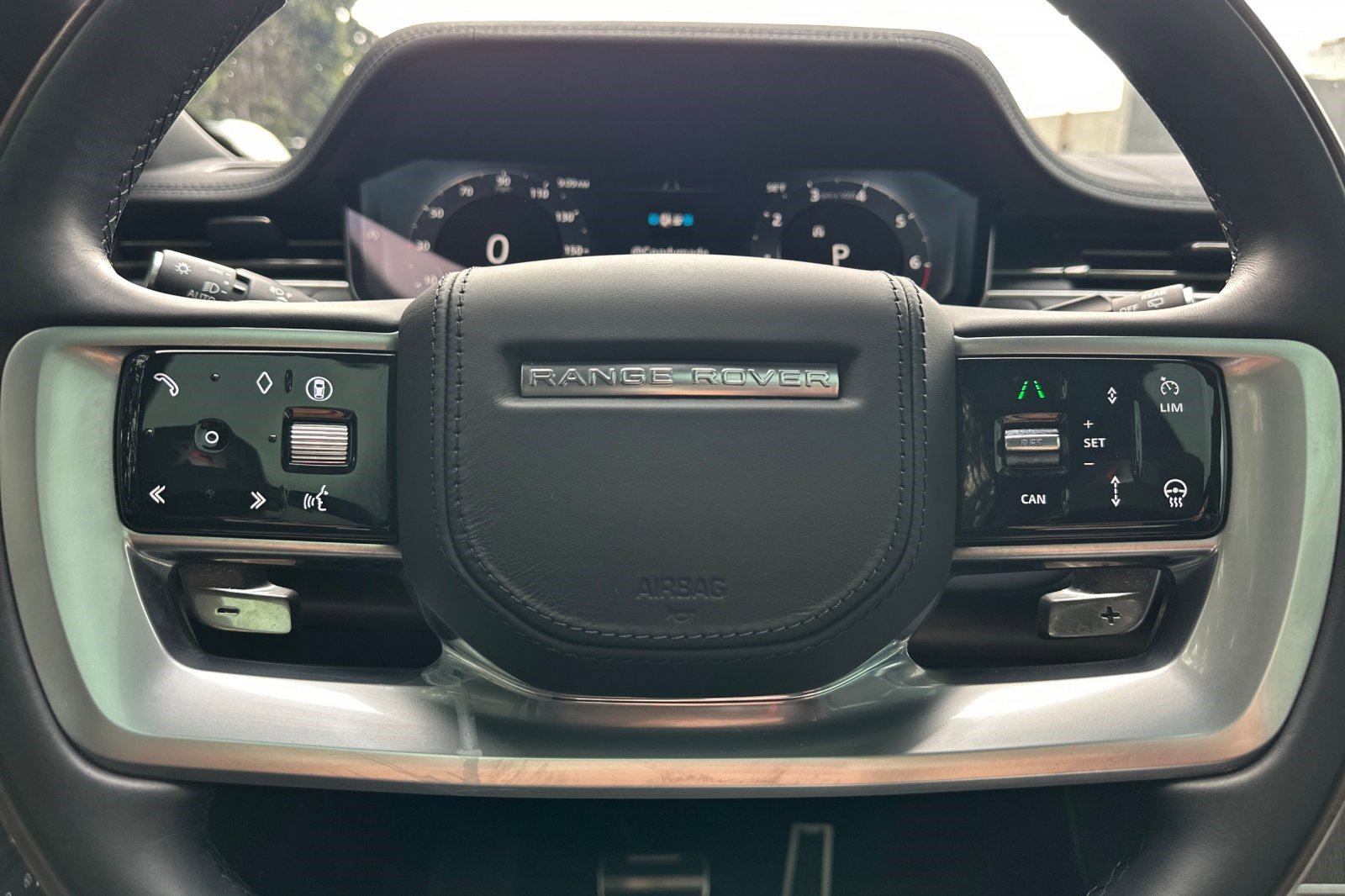 Used 2024 Land Rover Range Rover SE image 18