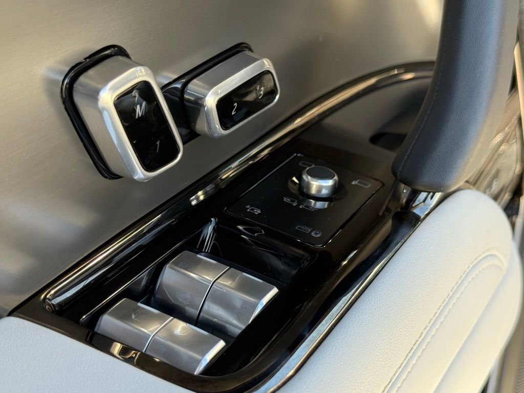 Used 2024 Land Rover Range Rover Sport SE image 19