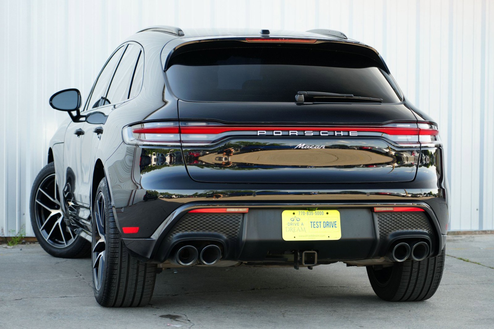 Used 2024 Porsche Macan image 6