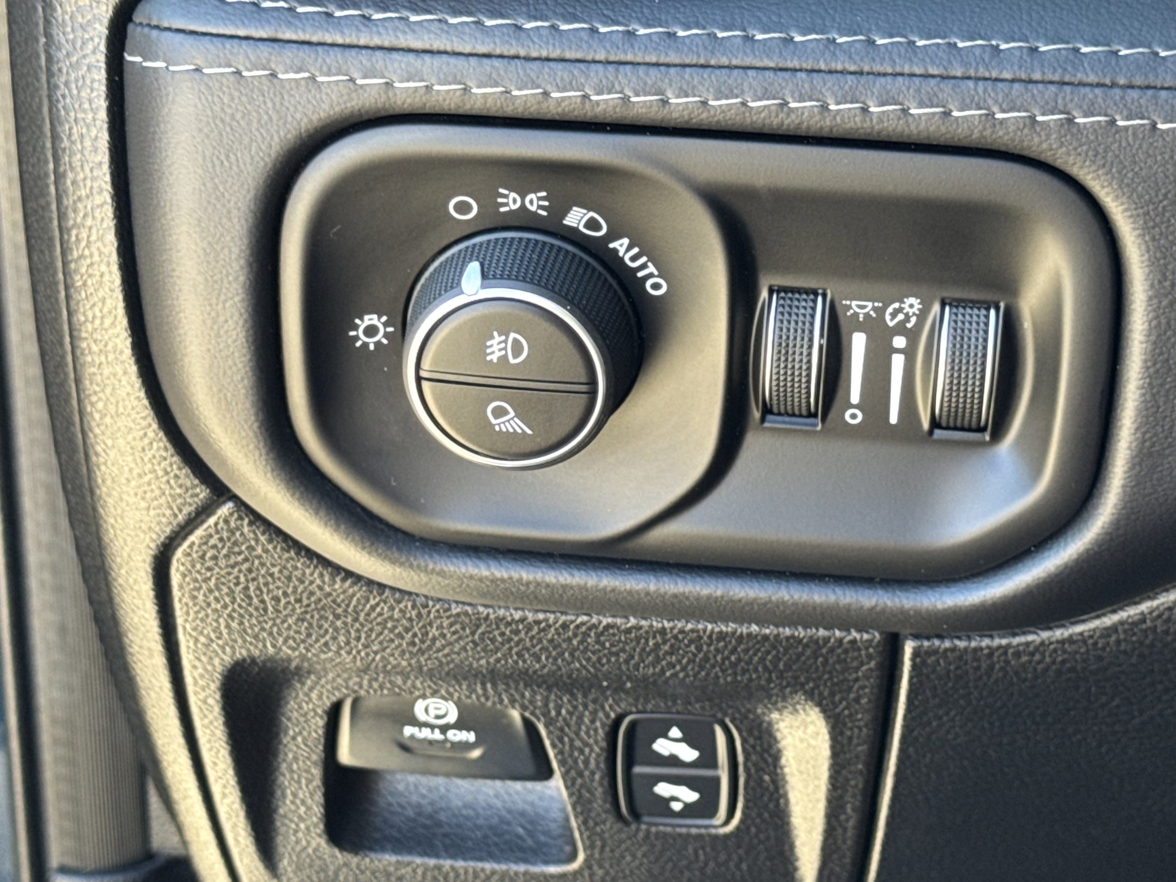 Used 2021 RAM 1500 Limited w/ Night Edition image 22