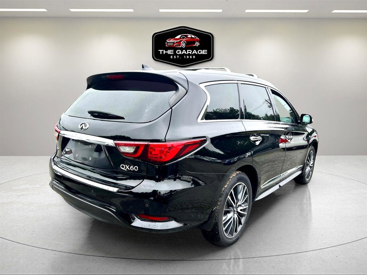 Used 2019 INFINITI QX60 Luxe w/ Sensory Package image 5
