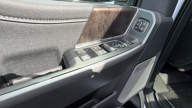 New 2026 Ford F350 Lariat w/ Black Appearance Package image 22