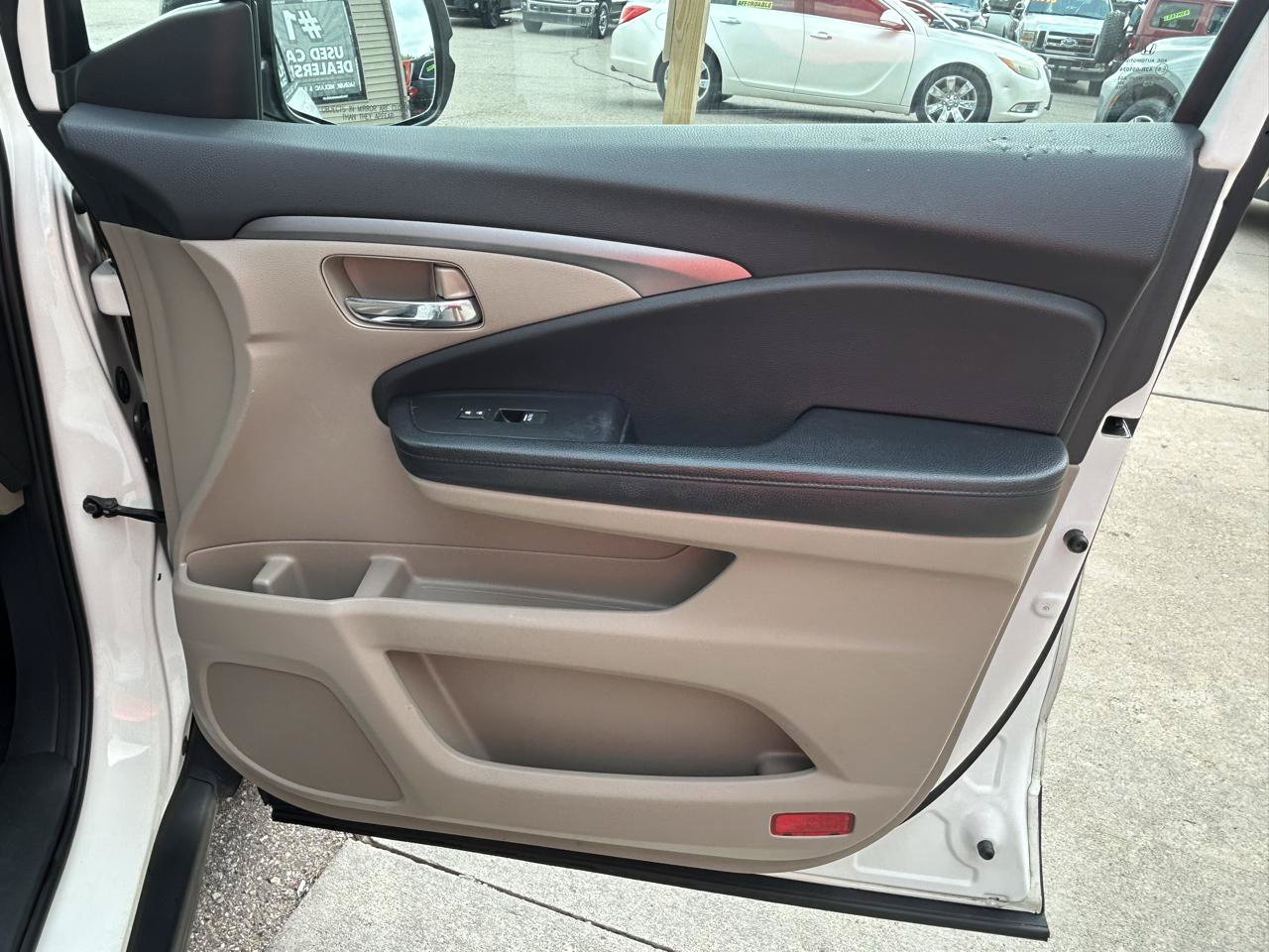 Used 2016 Honda Pilot LX image 17