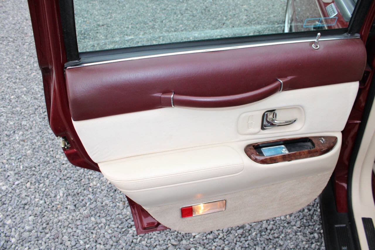 Used 1996 Lincoln Town Car Signature image 21