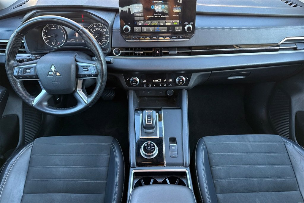 Used 2024 Mitsubishi Outlander FWD image 19