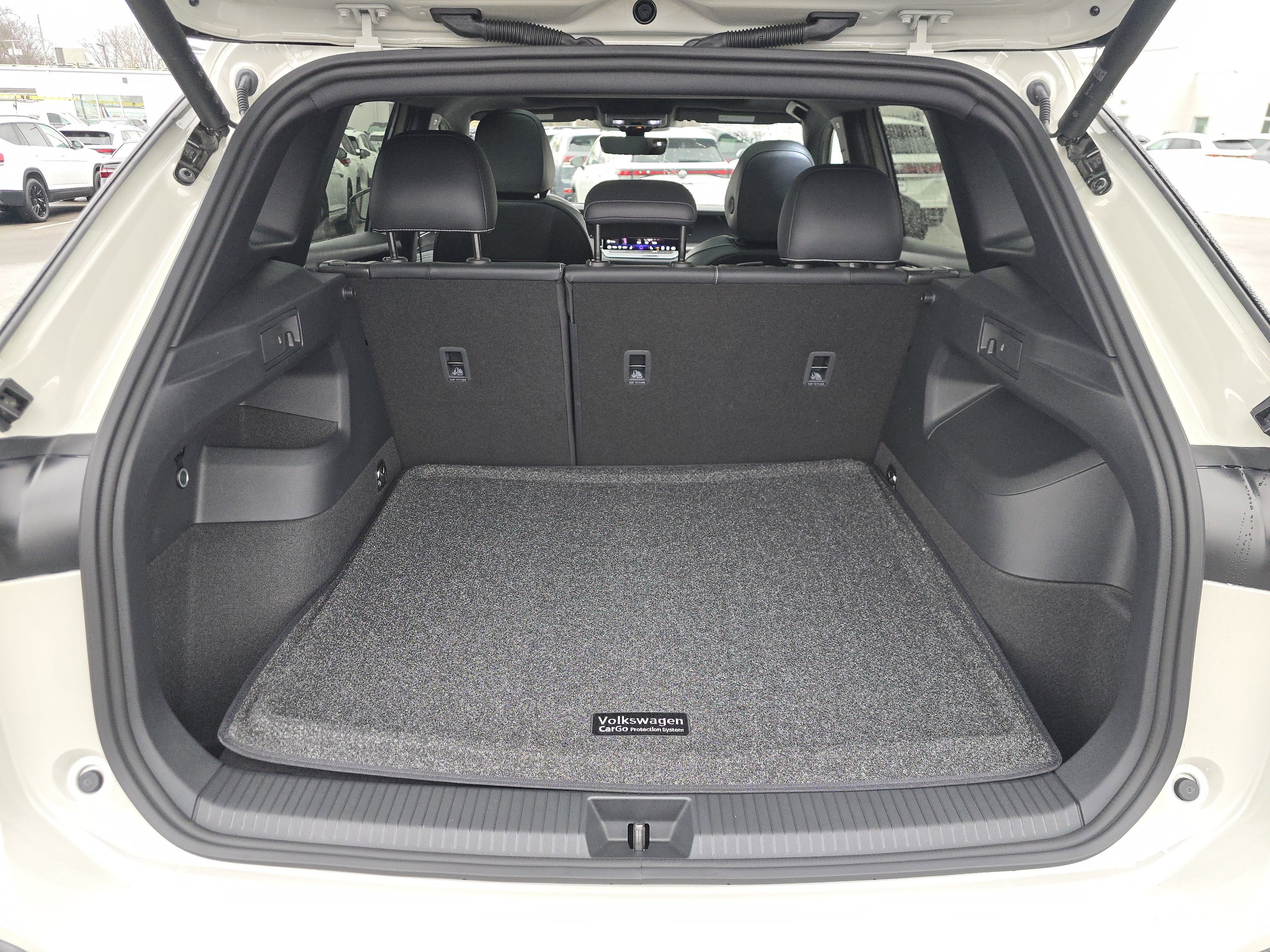 New 2026 Volkswagen Tiguan SE R-Line image 14