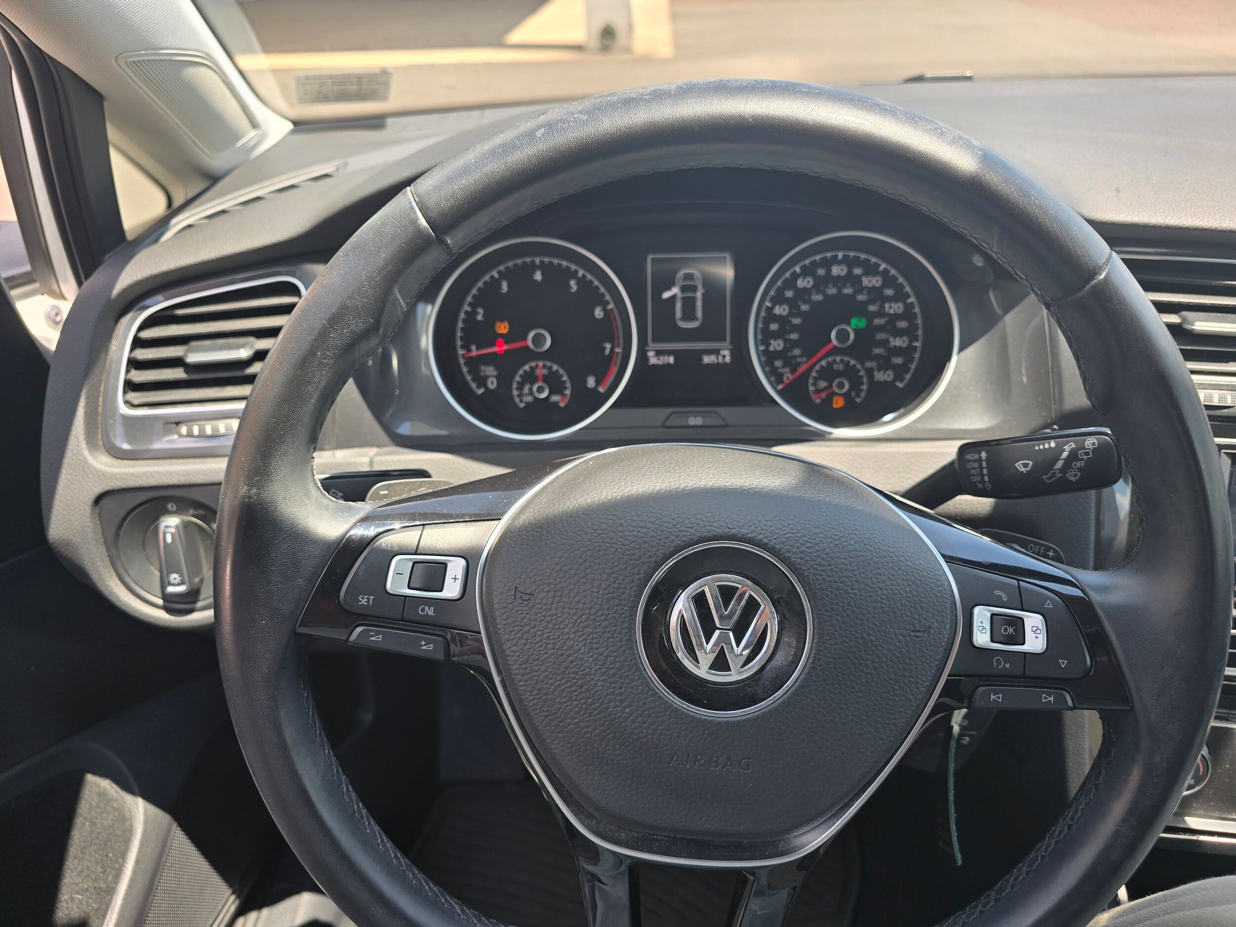 Used 2018 Volkswagen Golf SE FWD image 13