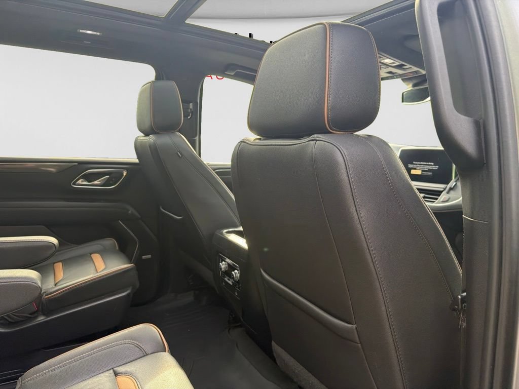 Used 2023 GMC Yukon XL AT4 w/ Technology Package AWD/4WD image 19