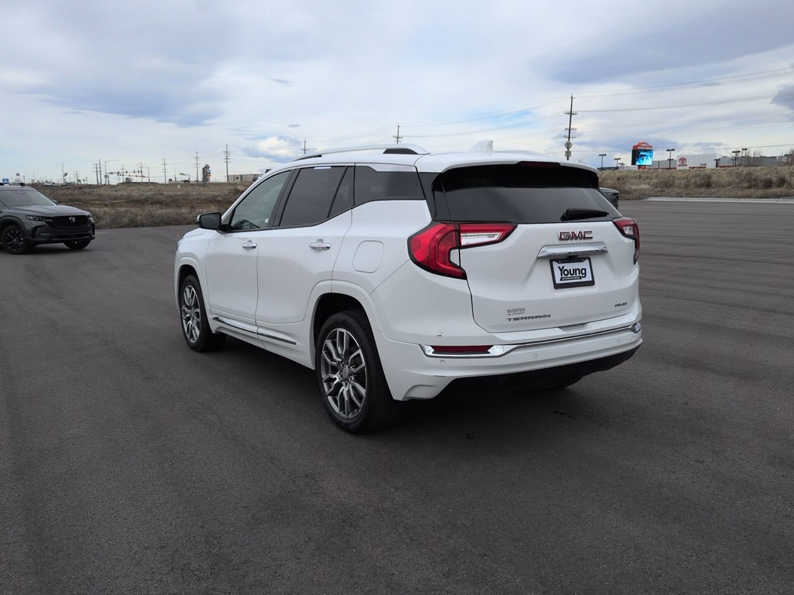 Used 2024 GMC Terrain Denali image 5