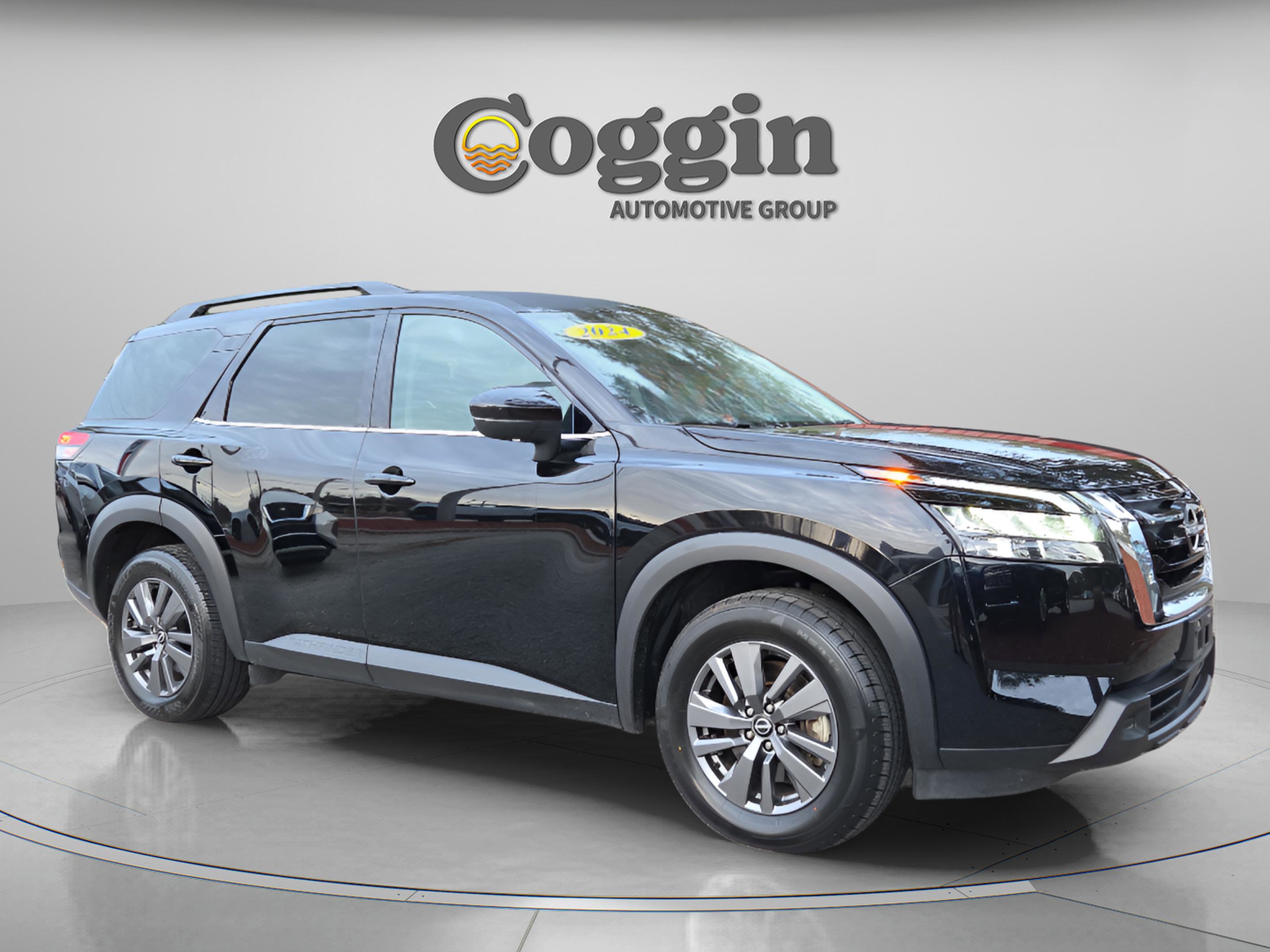 Used 2024 Nissan Pathfinder SV image 8