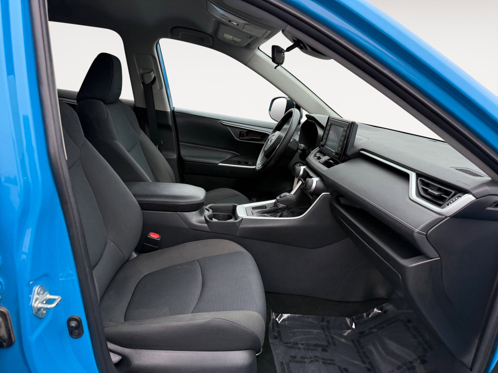 Used 2021 Toyota RAV4 LE image 19