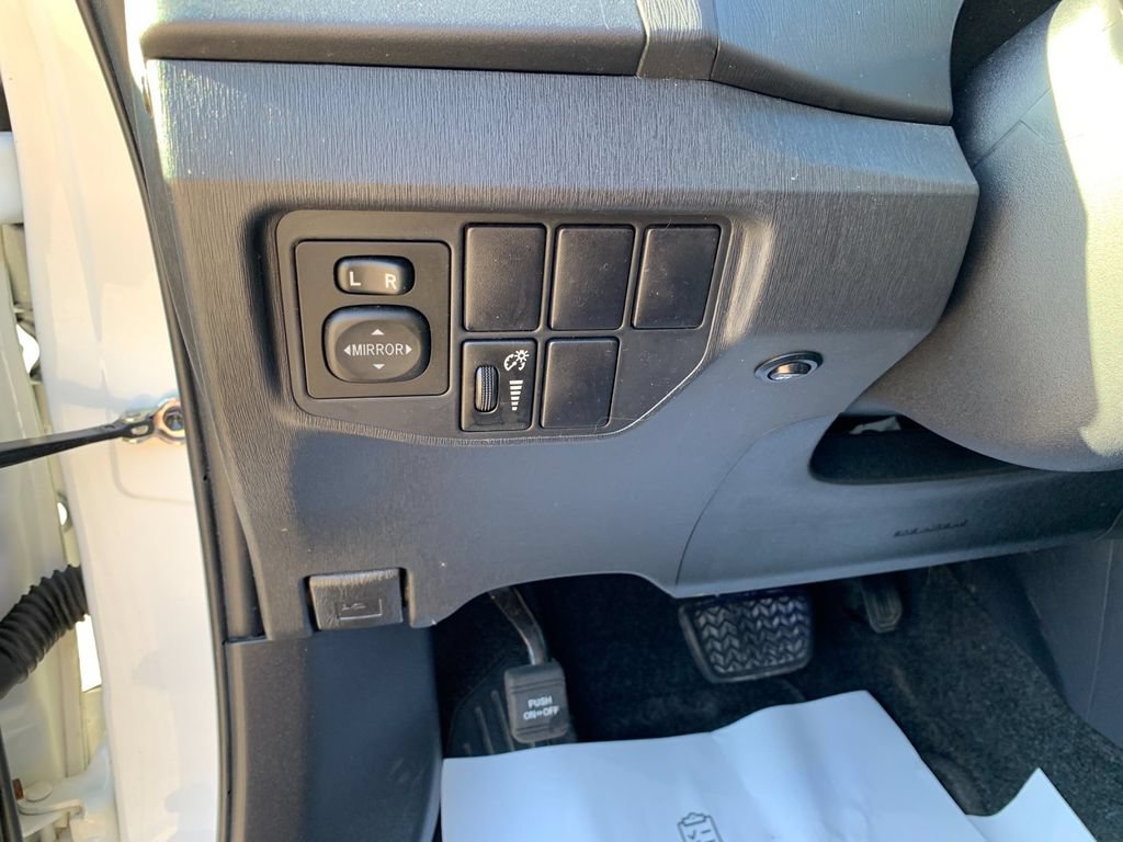 Used 2015 Toyota Prius Persona Series FWD image 31