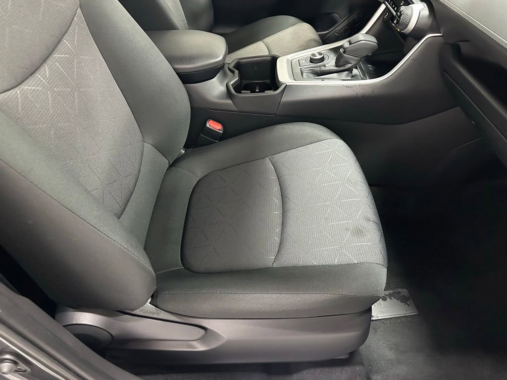 Used 2025 Toyota RAV4 XLE AWD/4WD image 60