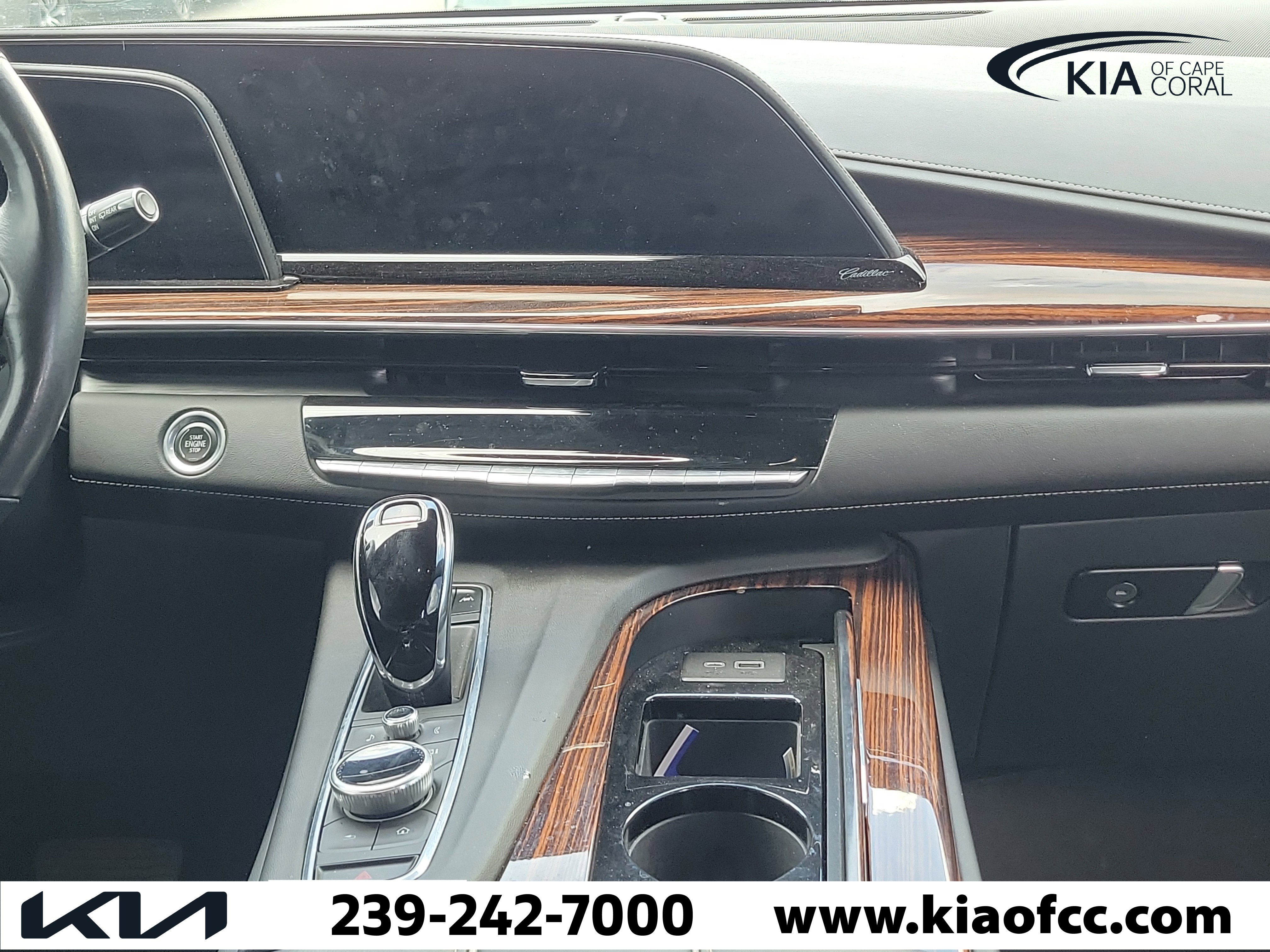 Used 2021 Cadillac Escalade Premium Luxury image 17