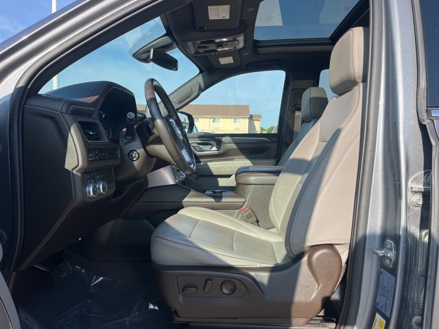 Used 2021 GMC Yukon SLT w/ SLT Premium Package image 16