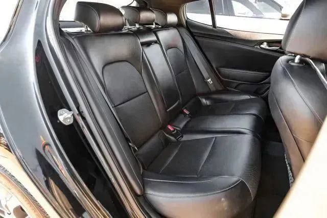 Used 2021 Kia Stinger GT-Line image 42