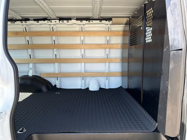 Used 2024 GMC Savana 2500 w/ Driver Convenience Package image 15