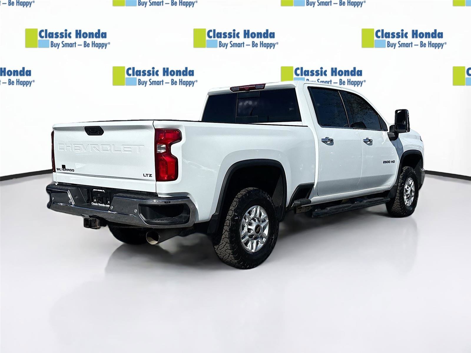 Used 2024 Chevrolet Silverado 2500 LTZ w/ LTZ Plus Package image 8