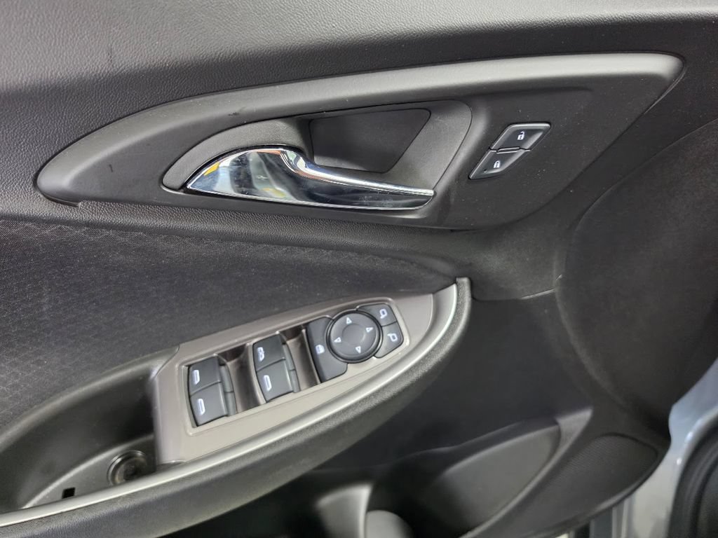 Used 2025 Chevrolet Malibu LT FWD image 13
