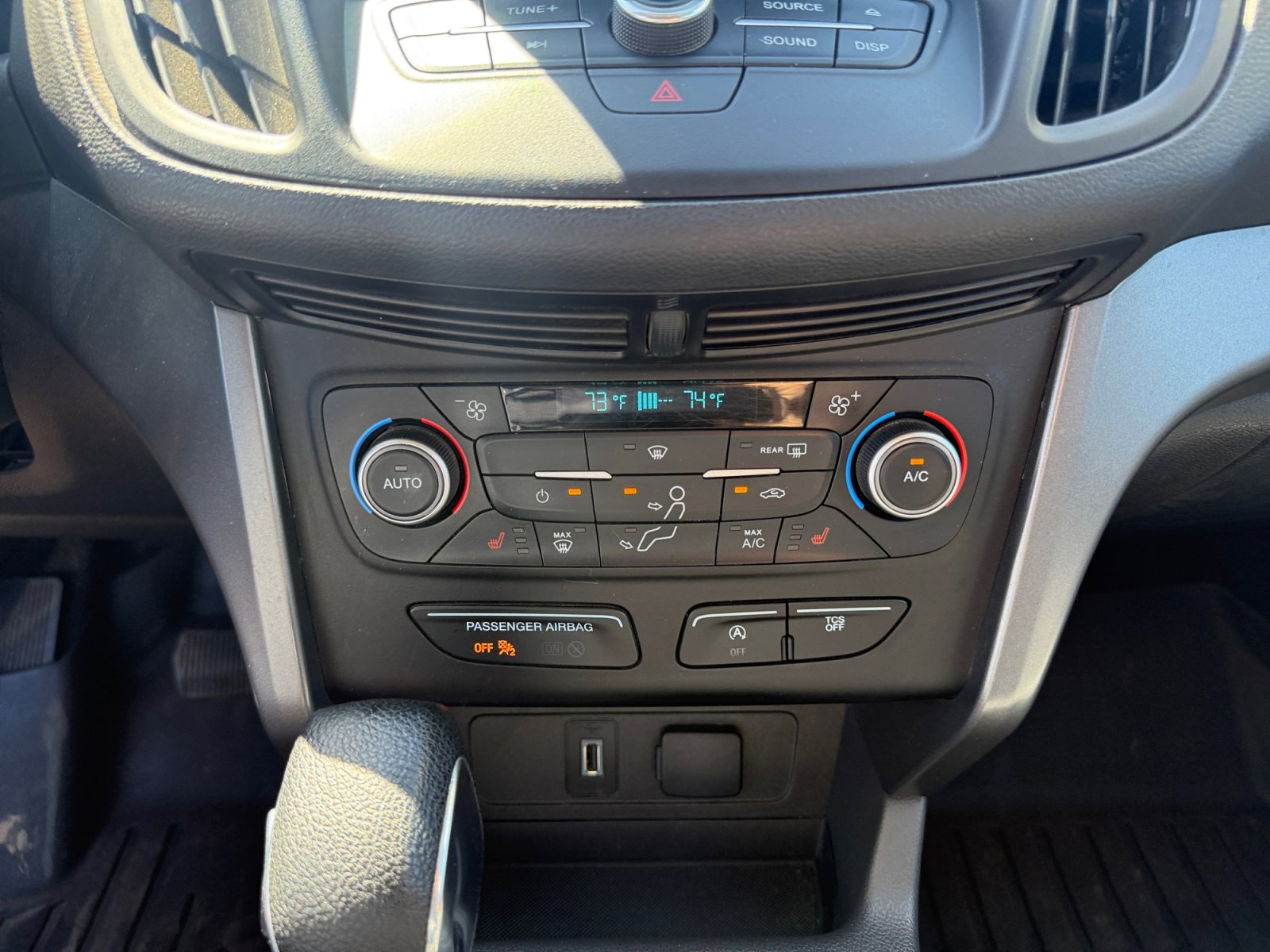 Used 2018 Ford Escape SE w/ SE Sync 3 Package image 25