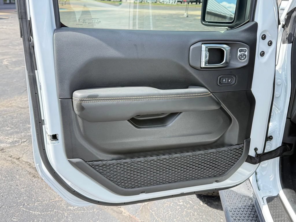Used 2025 Jeep Wrangler Unlimited Rubicon 392 AWD/4WD image 19