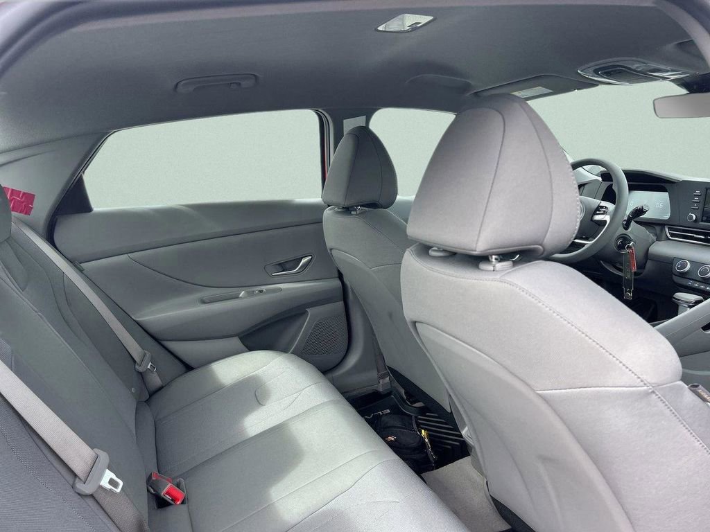 New 2026 Hyundai Elantra SE FWD image 21