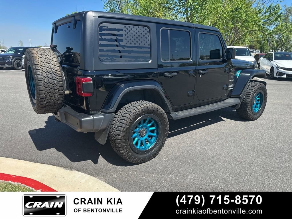 Used 2018 Jeep Wrangler Unlimited Sahara AWD/4WD image 3