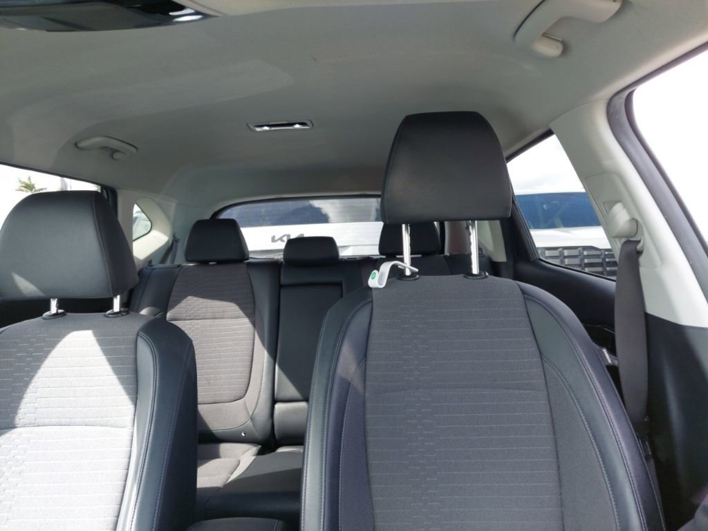 Used 2023 Kia Seltos S w/ Navigation Package image 8