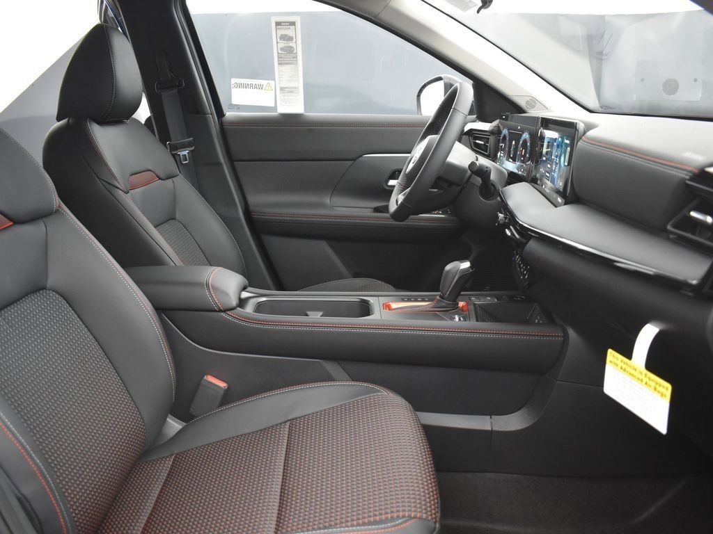 New 2026 Nissan Kicks SR w/ Cold Weather Package image 23