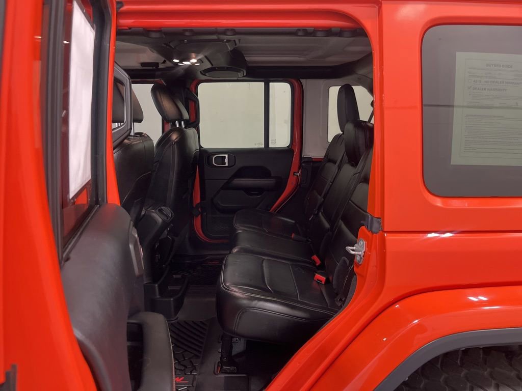 Used 2019 Jeep Wrangler Unlimited Sahara w/ Dual Top Group AWD/4WD image 29