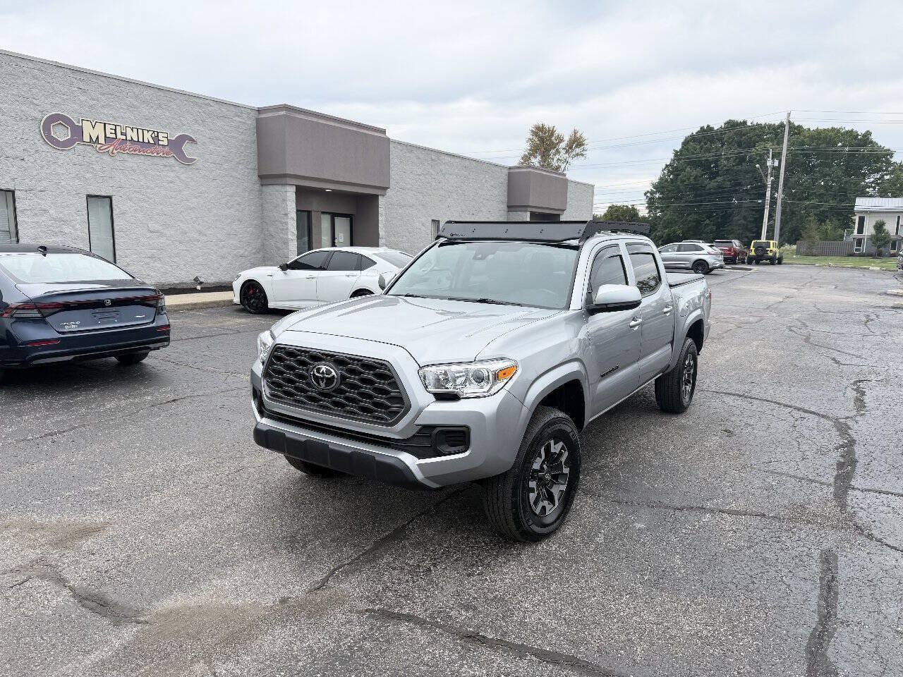 Used 2023 Toyota Tacoma SR AWD/4WD image 1
