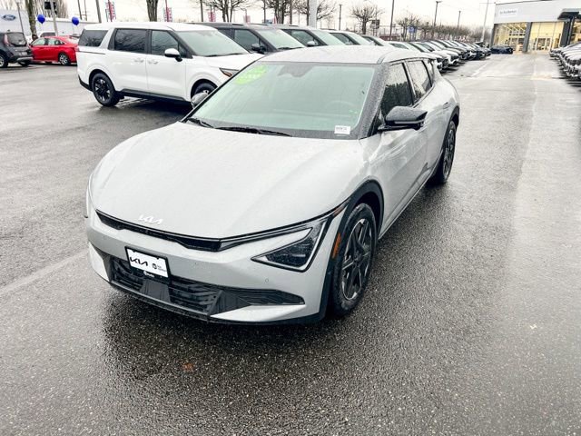 New 2025 Kia EV6 Light w/ Light LR Technology Package RWD image 4