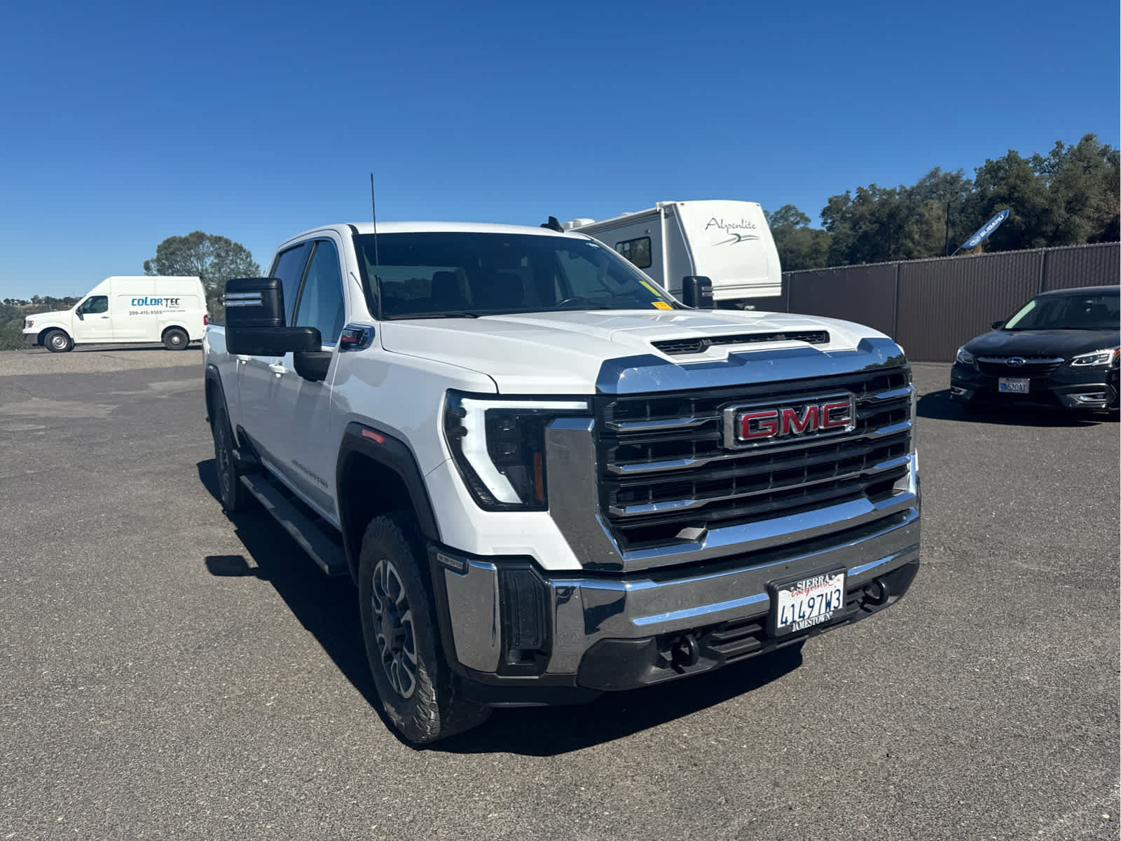 Used 2024 GMC Sierra 2500 SLE w/ SLE Value Package; AWD/4WD image 3