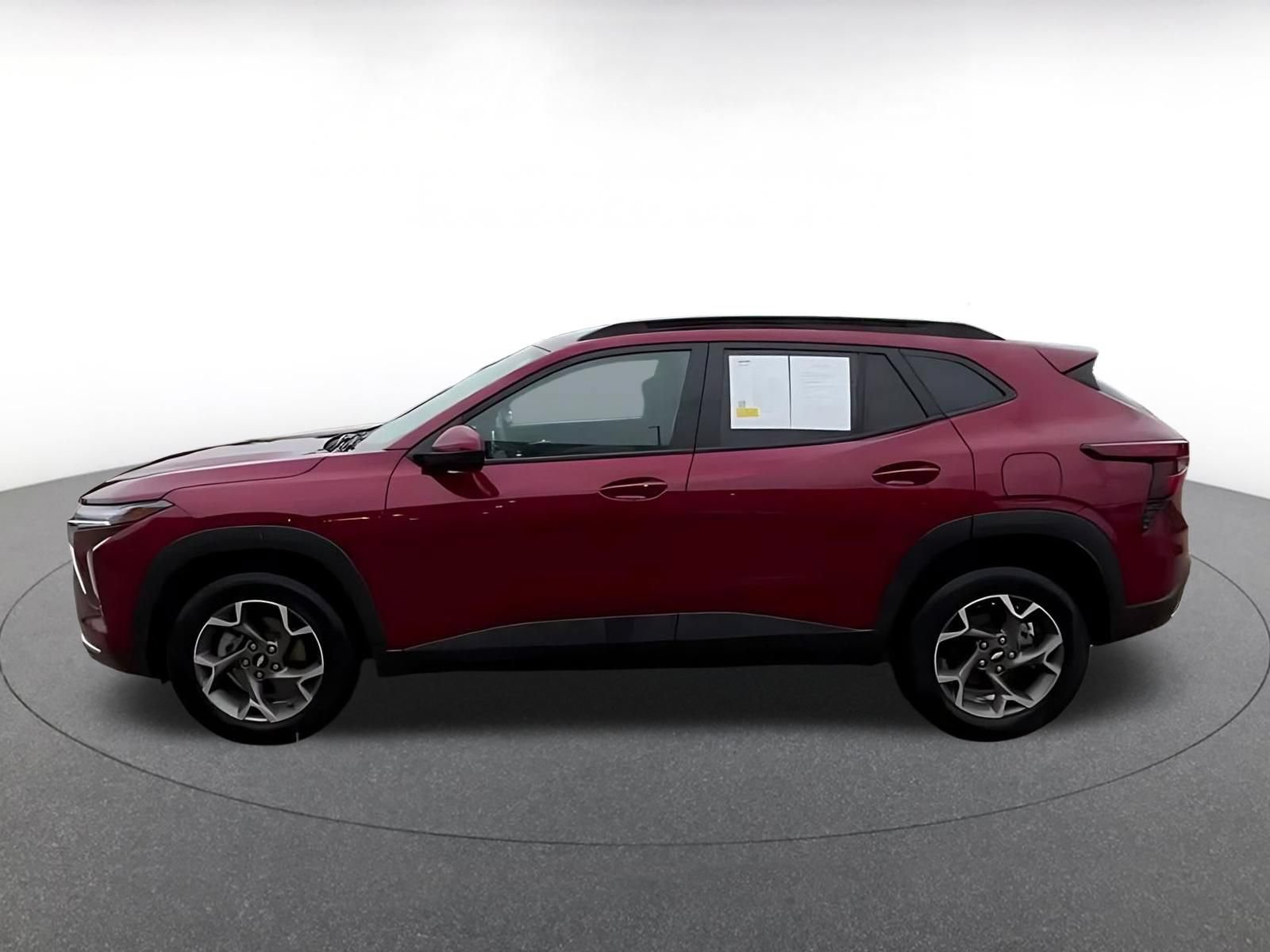 Used 2025 Chevrolet Trax LT w/ LT Convenience Package FWD image 6