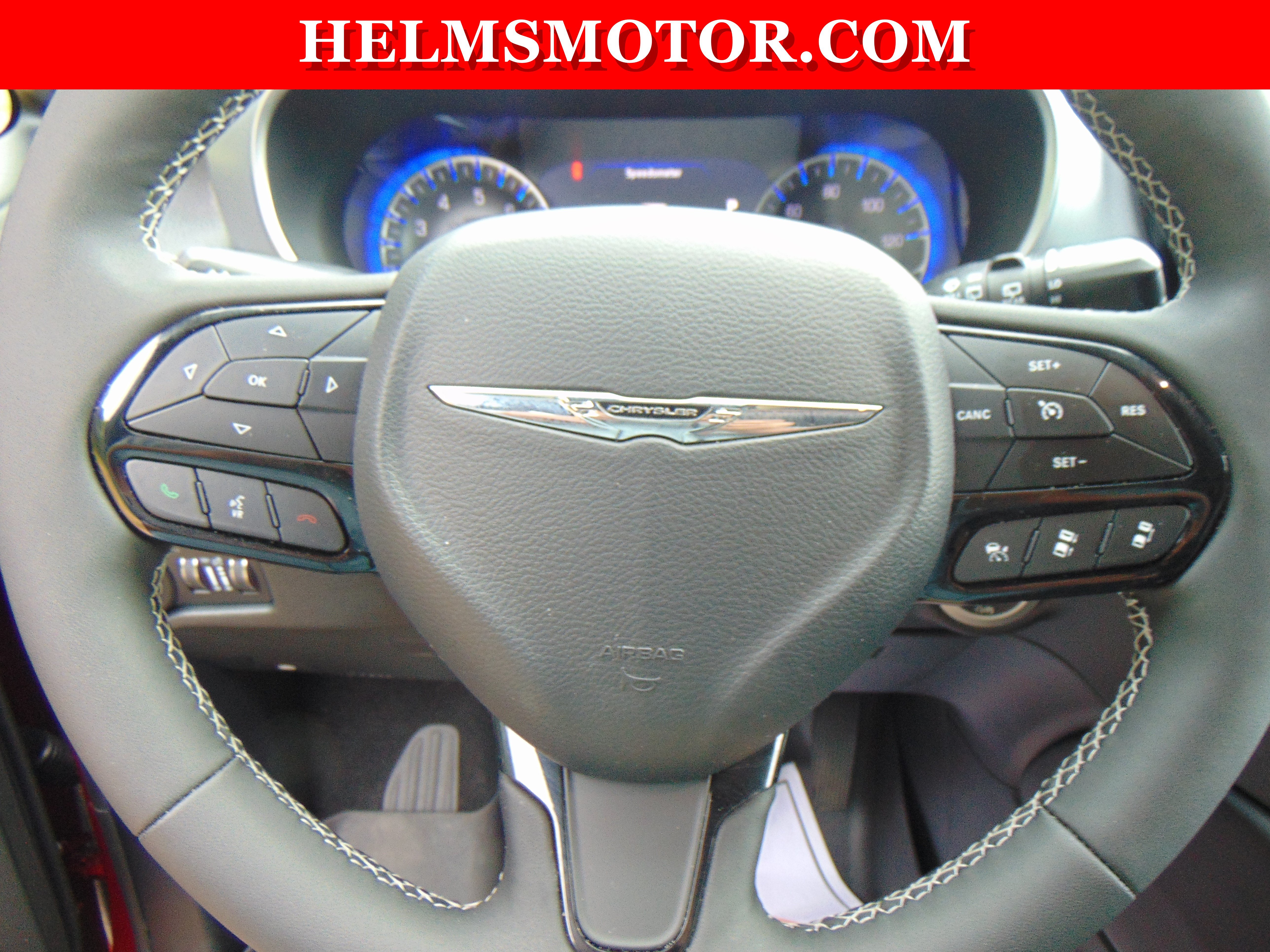 Certified 2025 Chrysler Pacifica Limited FWD image 22