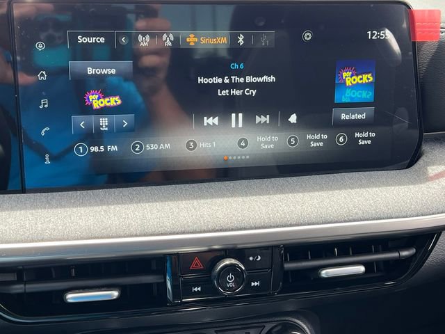 New 2025 Nissan Kicks SV w/ SV Premium Package image 18