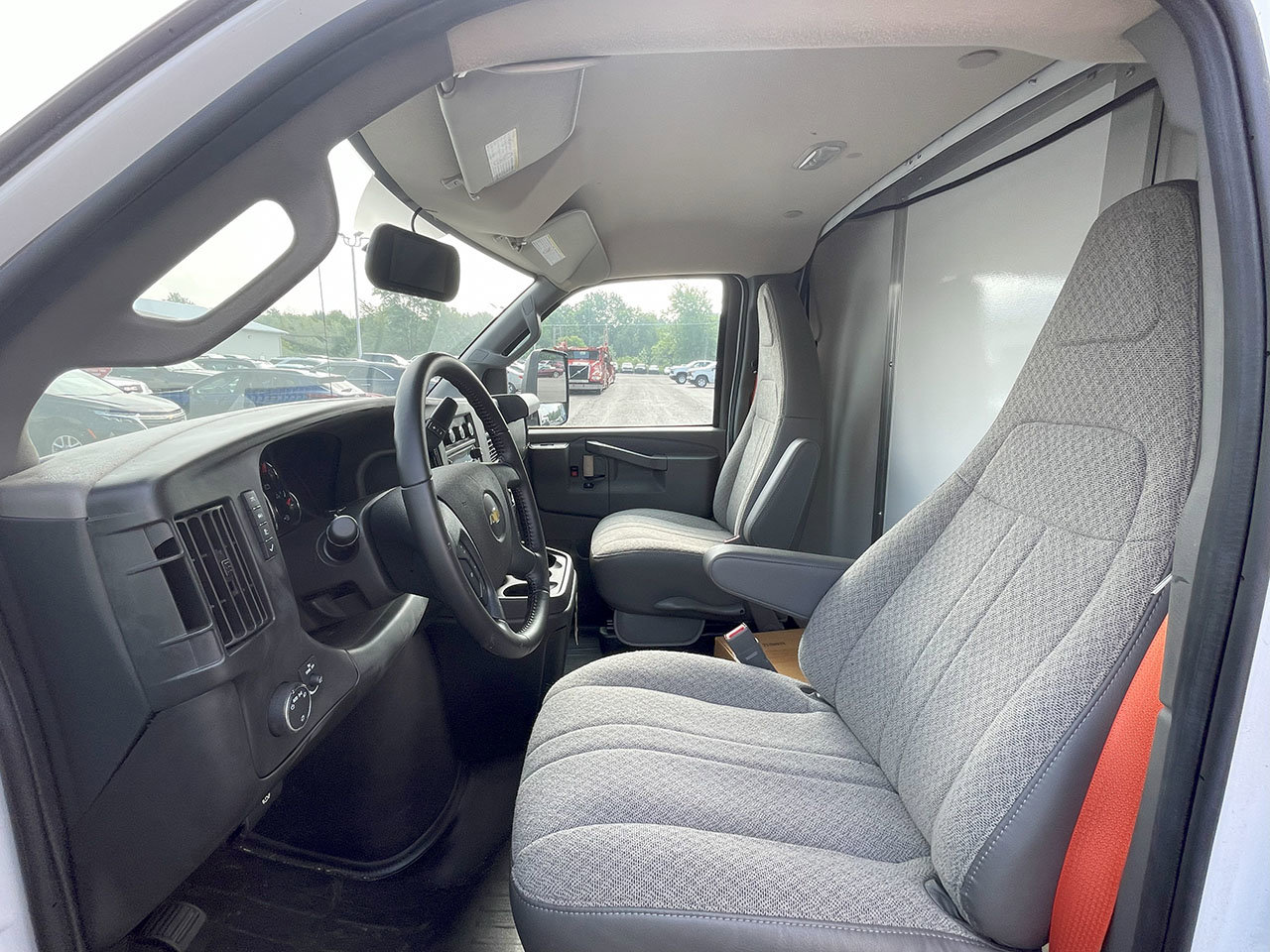 Used 2022 Chevrolet Express 3500 w/ Power Convenience Package image 34