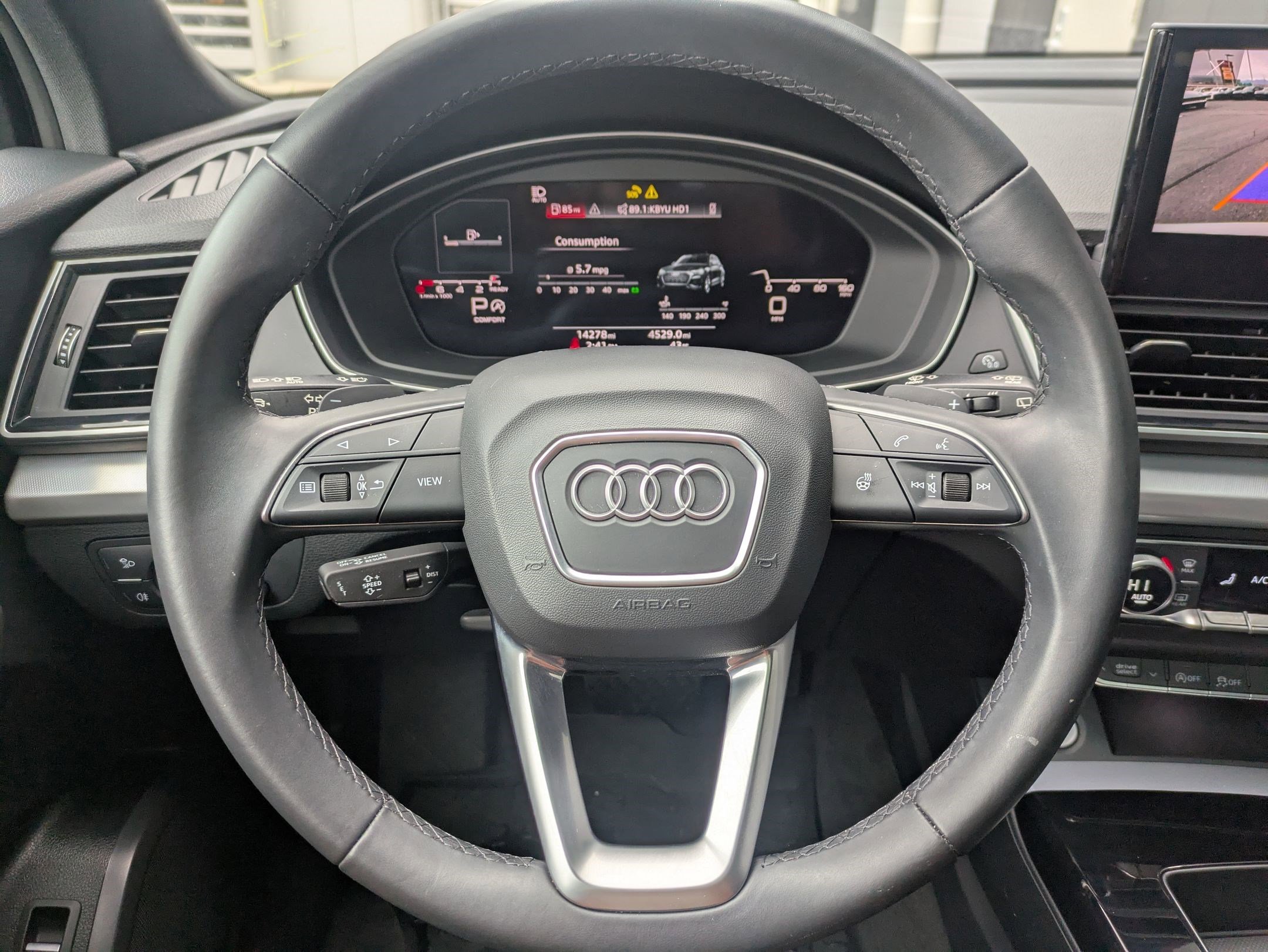 Certified 2025 Audi Q5 2.0T Premium image 13